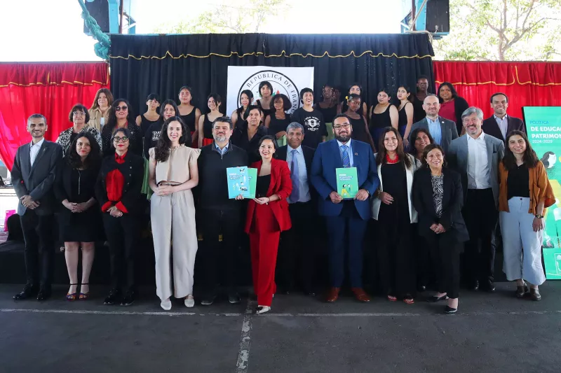 Imagen de la noticia: Ministra Carolina Arredondo y ministro Nicolás Cataldo lanzan Política de Educación Patrimonial