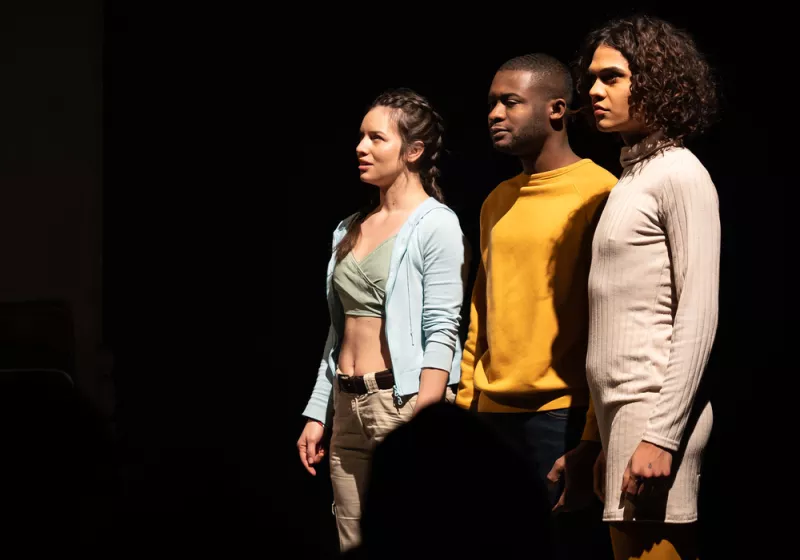 Obra de teatro "Ser Extranjer@ en Chile" llega a Valparaíso