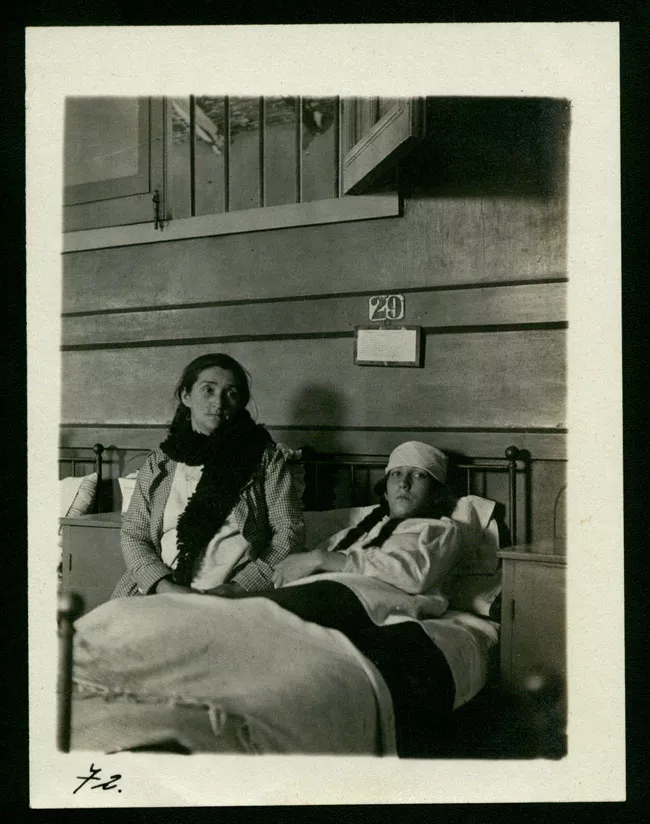 Hospital, Luisa Cantellanes, y su hija Teresa (heridas)