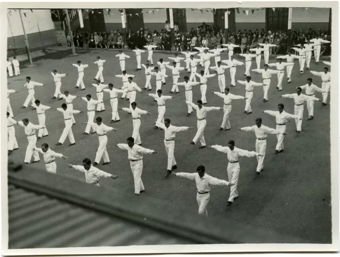 Revista de gimnasia en el colegio Seminario Conciliar de La Serena, 1929