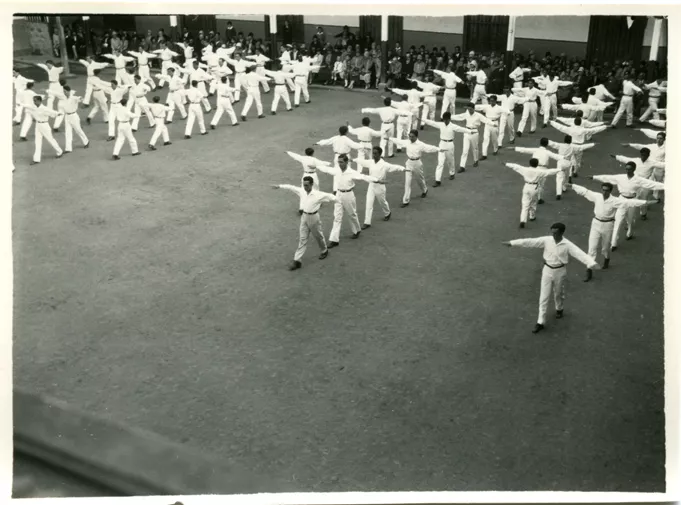 Revista de gimnasia en el colegio Seminario Conciliar de La Serena, 1929