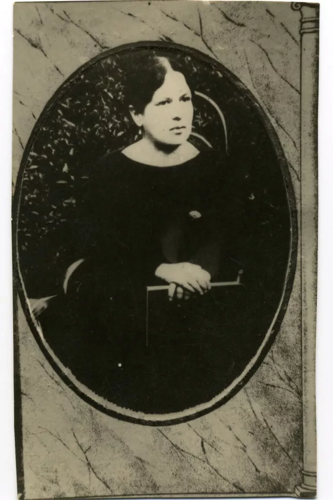 Retrato de Ester Rojas Villalón