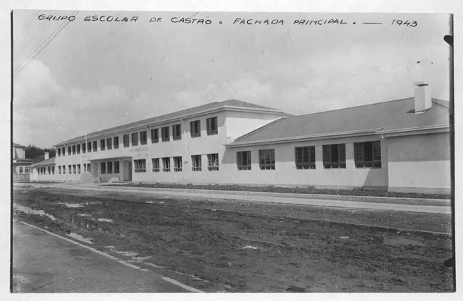 Grupo escolar de Castro, fachada principal