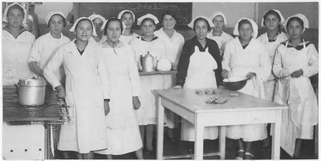 Niñas en clases de cocina