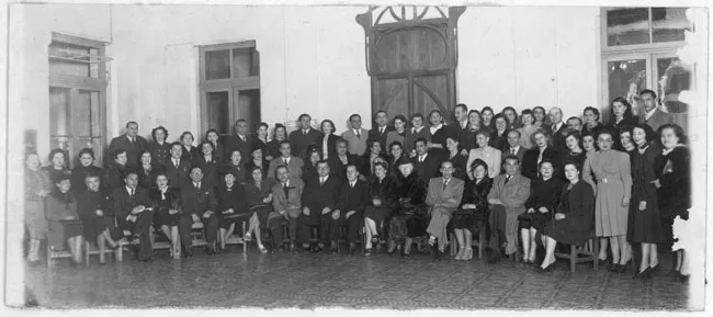 Acto efectuado en la Escuela Experimental de Niñas Ecuador. Av. España Esquina Alameda