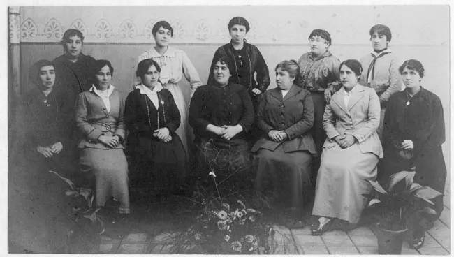 Mujeres en un salón