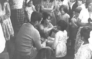 Estudiantes de Enfermería y Medicina atienden a la población en Cañete
