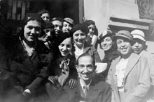 Doña Rosita Renard y otros