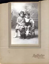 Retrato de Matilde y Carlos Aguirre O.