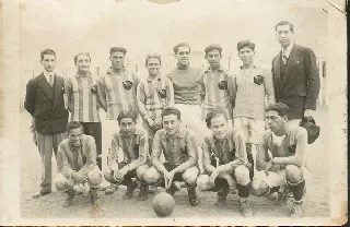 Equipo de Fútbol Caja Nacional de Ahorro Julio Concha, en cancha