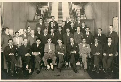 Retrato grupal masculino en Hotel Londres