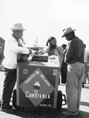 Heladero en feria de  Iquique