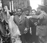Matadero de Santiago, Soldados trabajando en el matadero por huelgas de los obreros matarifes