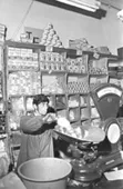 Almacén, Comercio
