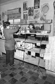 Almacenes, Comercio