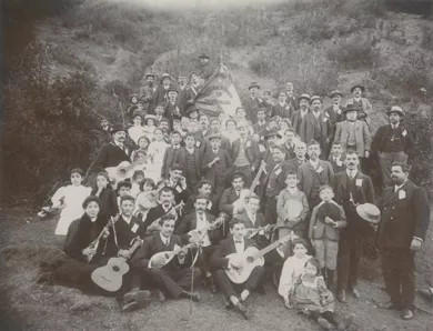 Miembros de la Sociedad Protectora de Obreros del Cerro Cordillera