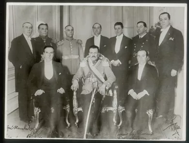 Presidente Carlos Ibañez del Campo junto a sus ministros 