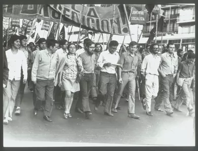 Marcha de las juventudes socialistas en contra del fascismo