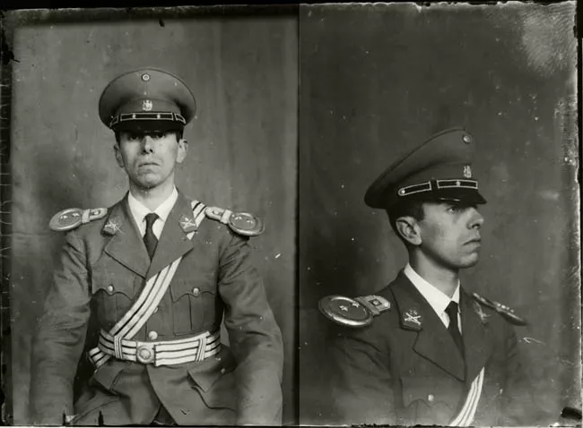 Dos retratos de carabineros