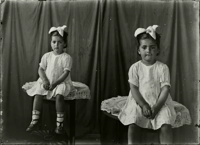 Dos retratos de una niña
