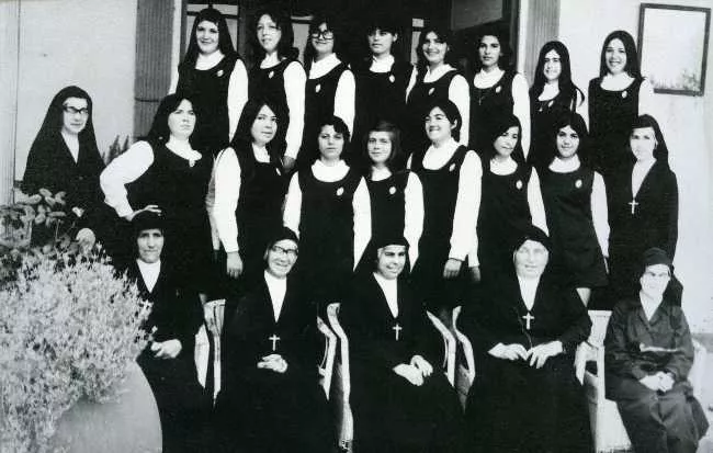 Grupo de Alumnas y Religiosas