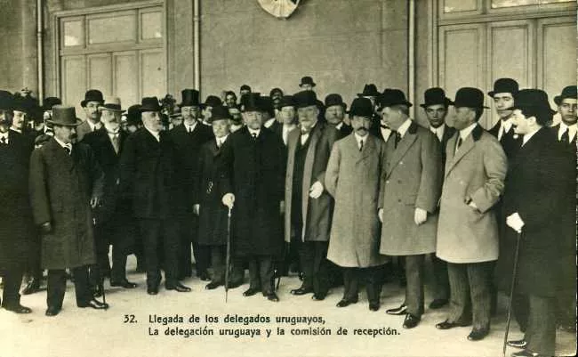 Llegada de los Delegados Uruguayos. La Delegación Uruguaya y la Comisión de Recepción