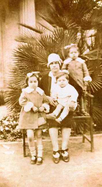 Retrato de dama y niños