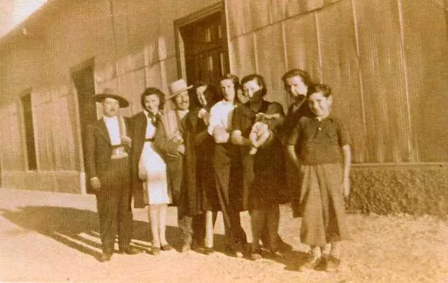 Retrato de hombres, mujeres y niños