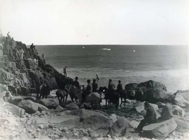 Grupo de Jinetes en Playa de Constitución