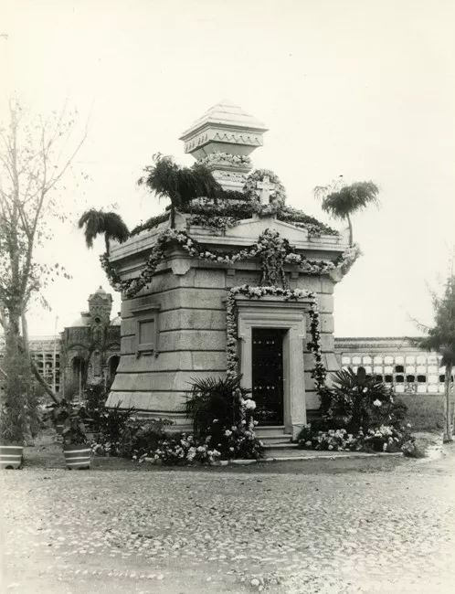Mausoleo, Cementerio de Talca