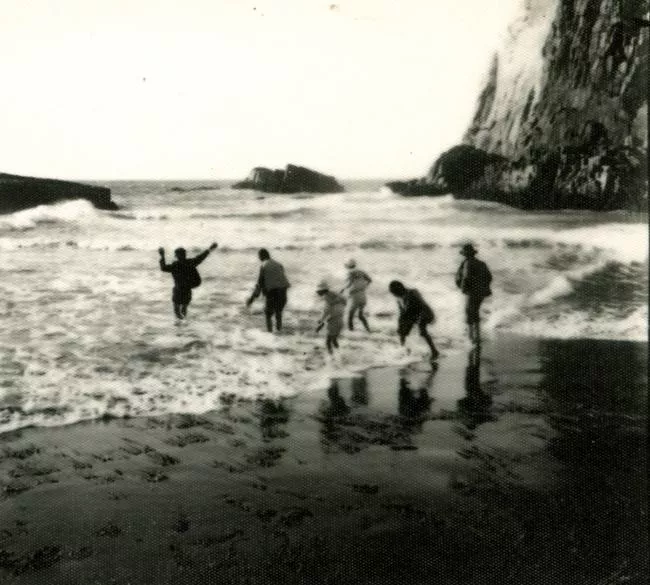 Grupo de Bañistas en Constitución