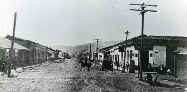 Vista de la calle principal de Pelarco