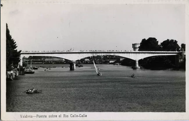 Puente sobre el Calle-Calle, Valdivia, Chile