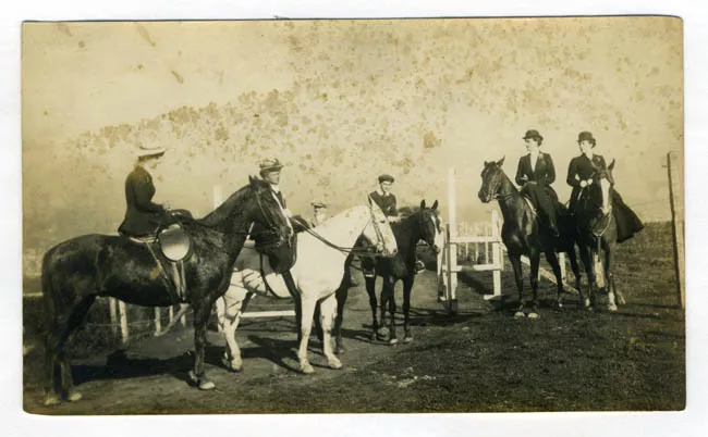 OLGA BUDGE DE EDWARDS Y ANA LYON