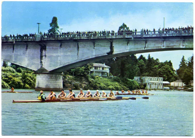 Regata en el río Calle-Calle, Valdivia, Chile