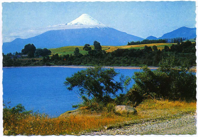 Volcán Osorno vista desde el lago Llanquihue, Chile