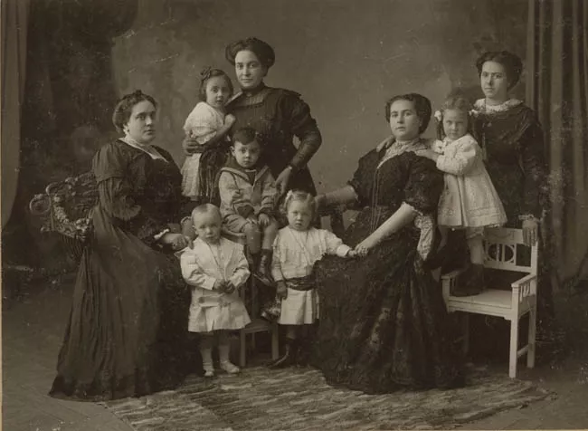 Retrato de las Hermanas Femenia Sabino
