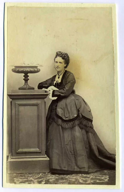 DOÑA JULIA ALQUIZAR DE DUBLE