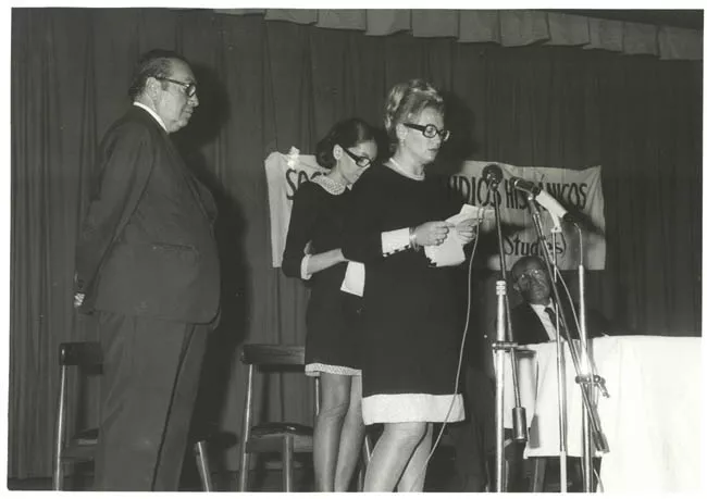 DON JULIO BARRENECHEA PINO Y ESPOSA