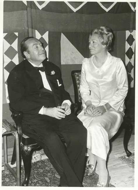 DON JULIO BARRENECHEA PINO Y ESPOSA