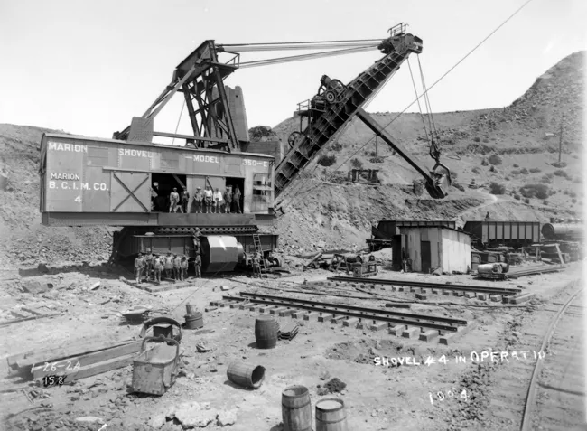 Excavadora #4 en Operación