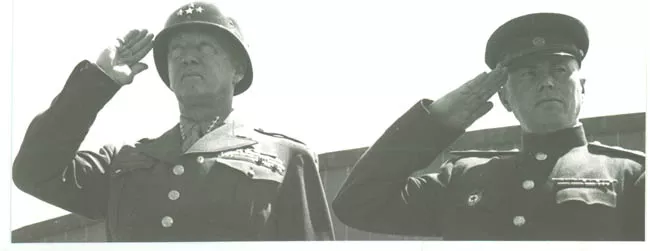 GRAL.PATTON Y OFICIAL