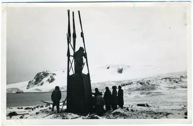 TORRE DE INSTALACIONES EN LA ANTARTICA