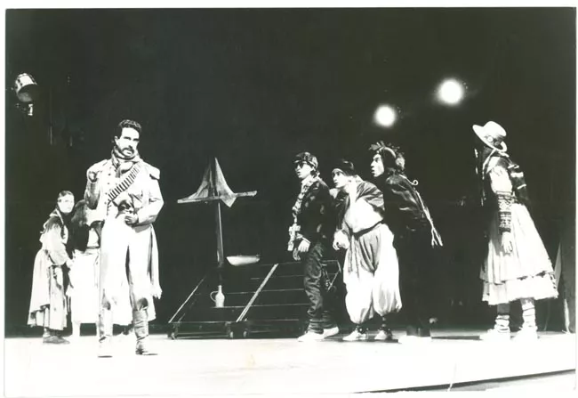 OBRA:"EL ABANDERADO".