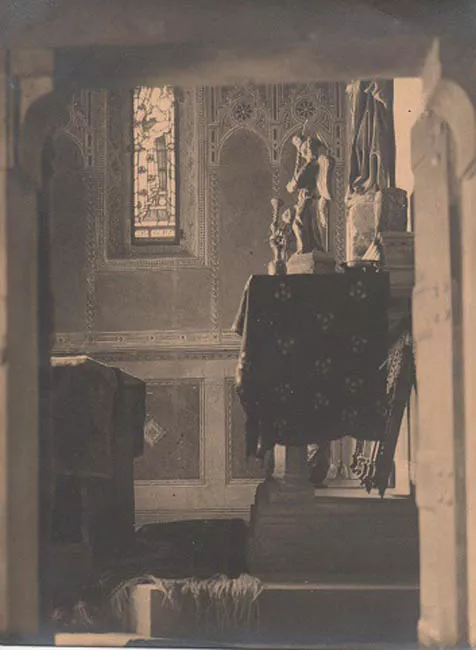 INTERIOR DE CAPILLA GOTICA