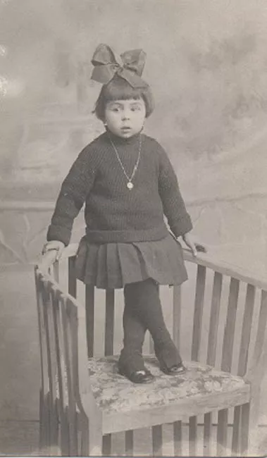 RETRATO DE NIÑITA NO IDENTIFICADA.