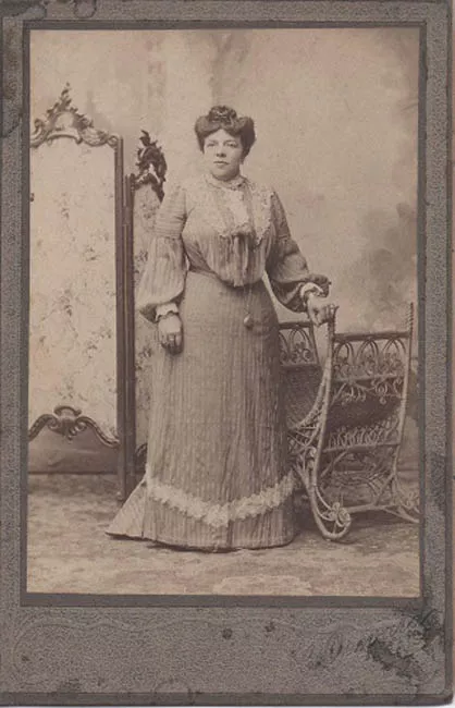 RETRATO DE SEÑORA NO IDENTIFICADA.