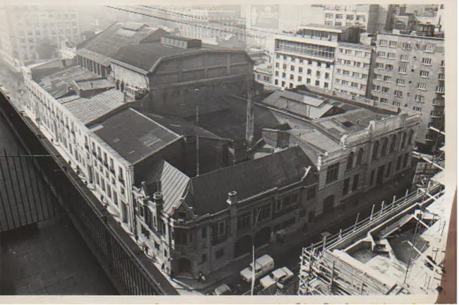 MONEDA ESQUINA SAN ANTONIO.