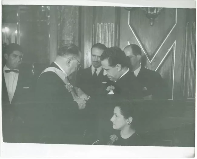 HECTOR ARANCIBIA RECIBE CONDECORACION