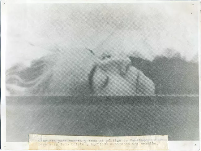Urna funeraria con los restos mortales de Gabriela Mistral